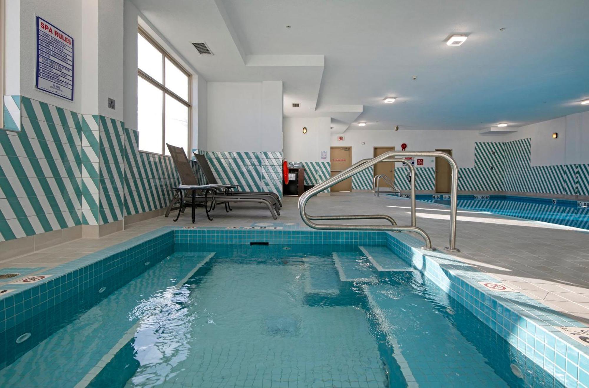 Holiday Inn Hotel And Suites-Kamloops By Ihg Екстер'єр фото