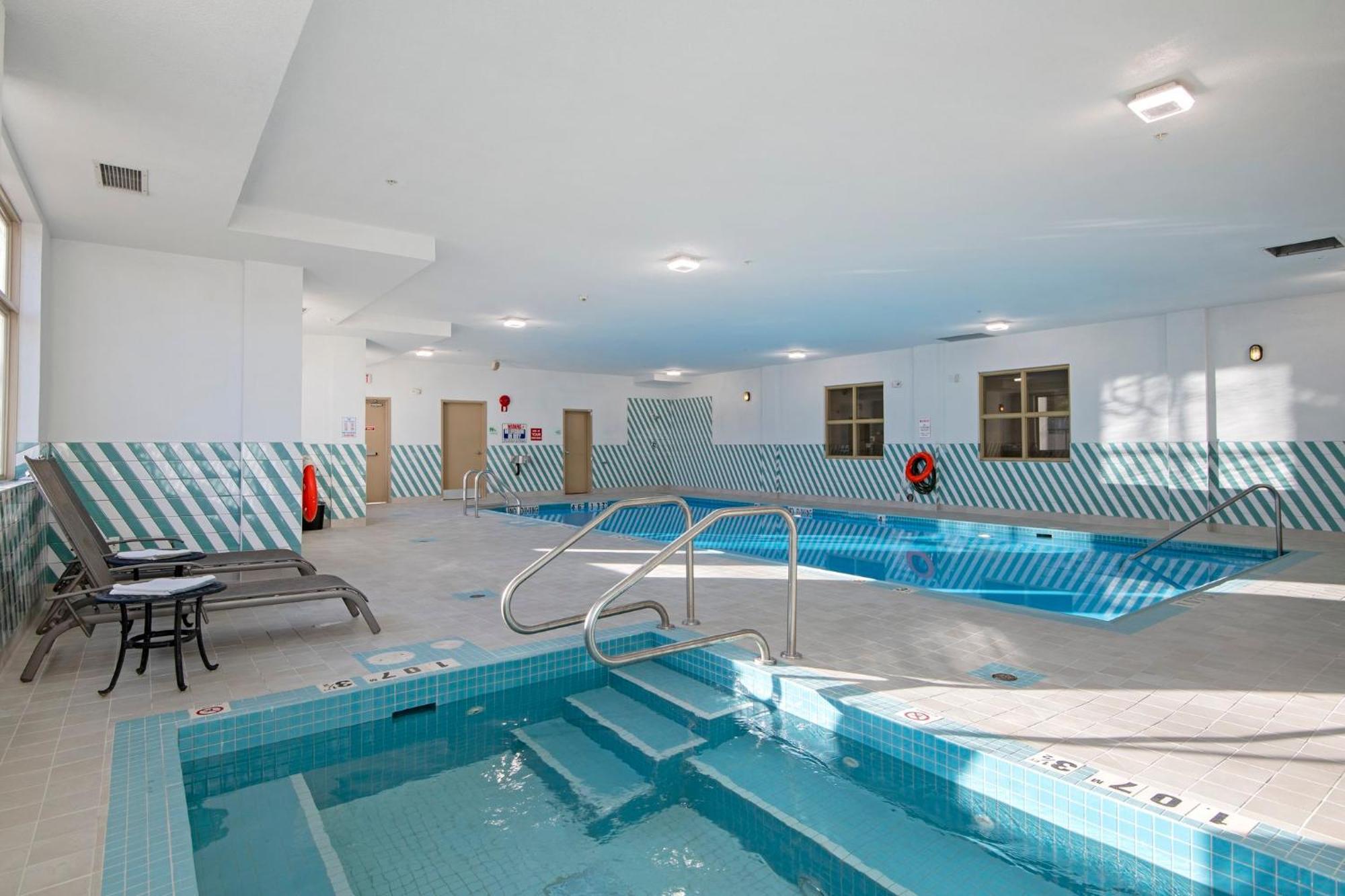 Holiday Inn Hotel And Suites-Kamloops By Ihg Екстер'єр фото