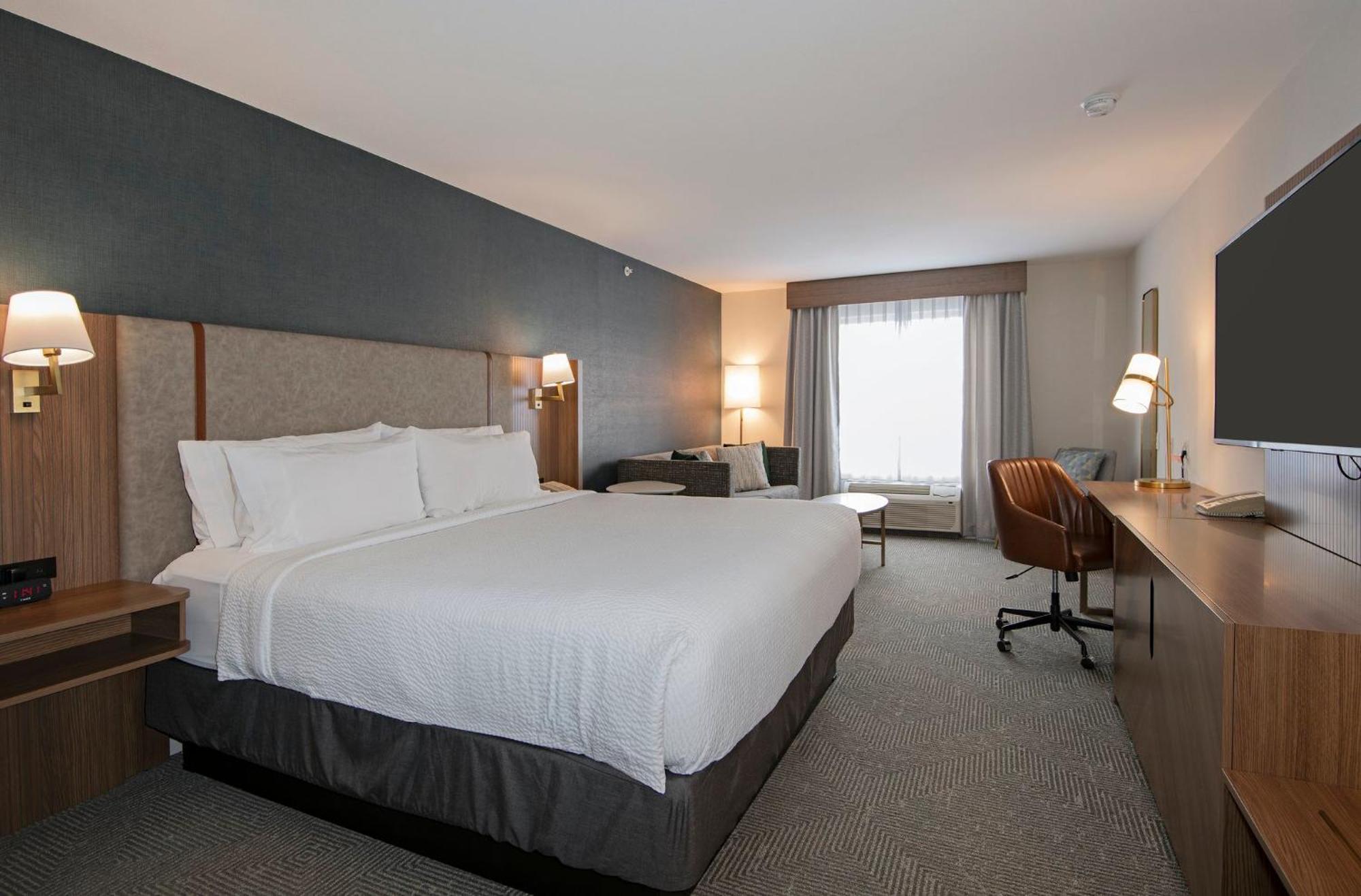 Holiday Inn Hotel And Suites-Kamloops By Ihg Екстер'єр фото