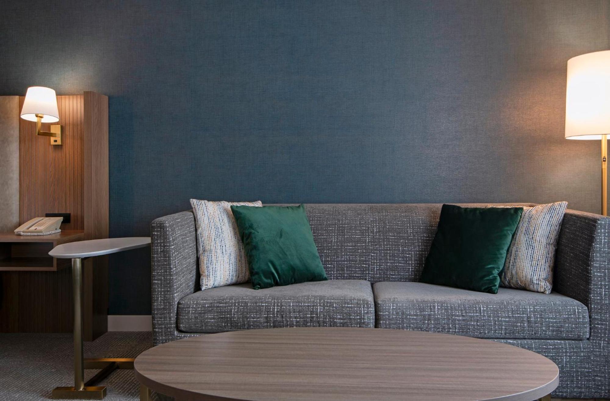 Holiday Inn Hotel And Suites-Kamloops By Ihg Екстер'єр фото