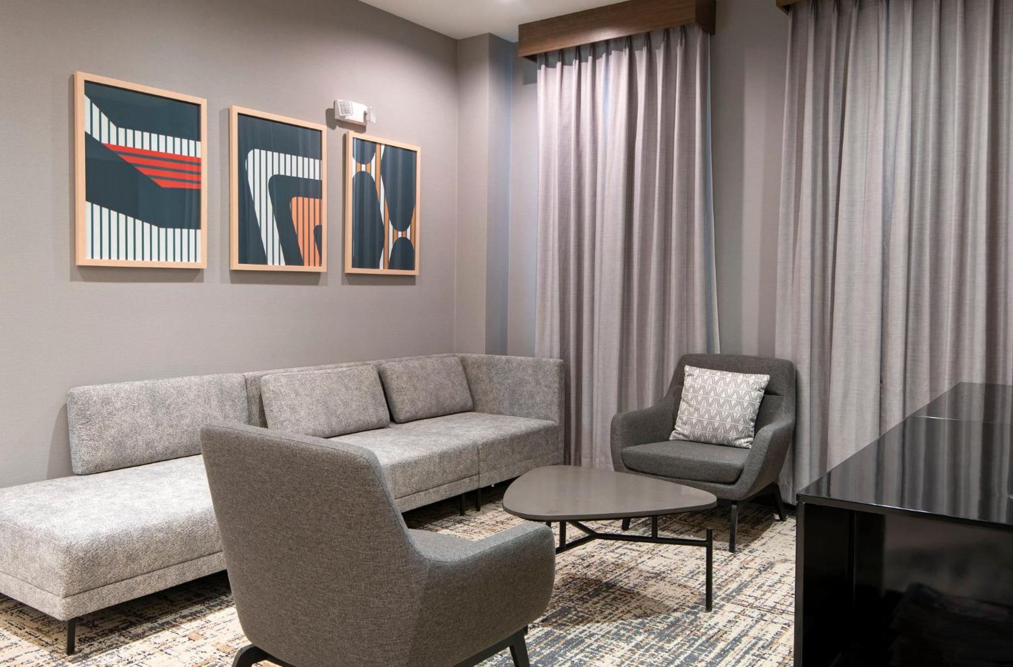 Holiday Inn Hotel And Suites-Kamloops By Ihg Екстер'єр фото