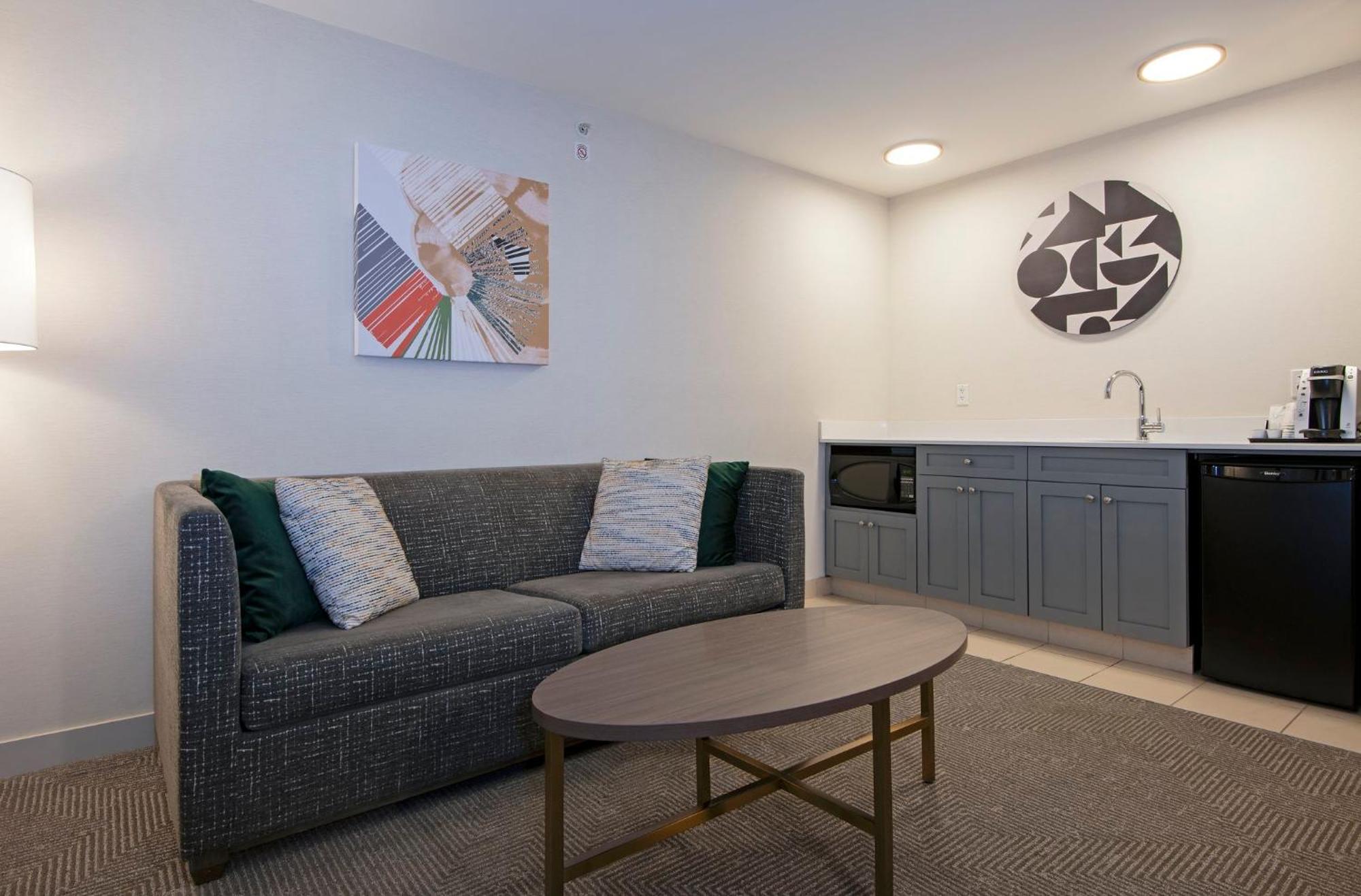 Holiday Inn Hotel And Suites-Kamloops By Ihg Екстер'єр фото