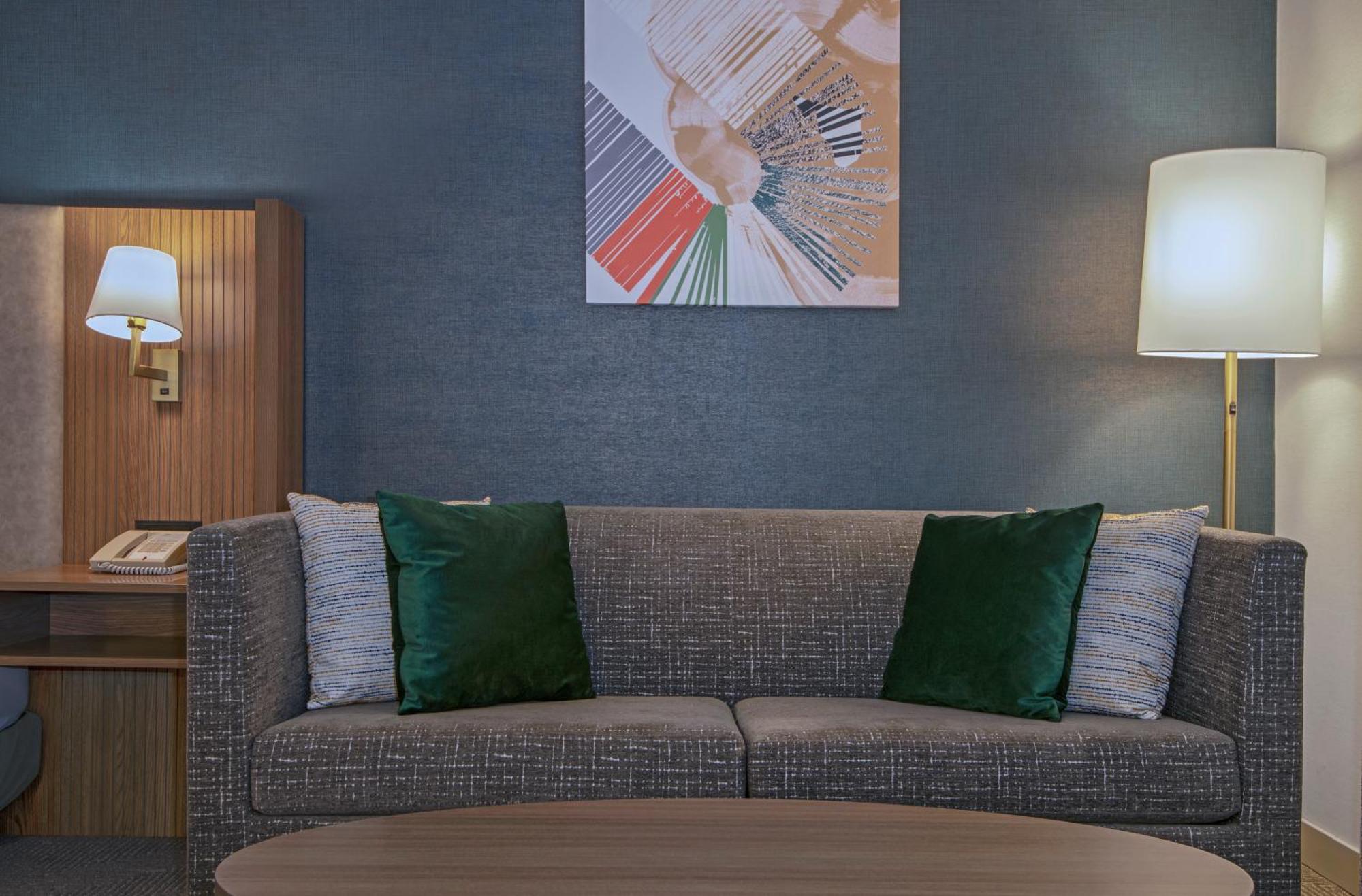 Holiday Inn Hotel And Suites-Kamloops By Ihg Екстер'єр фото