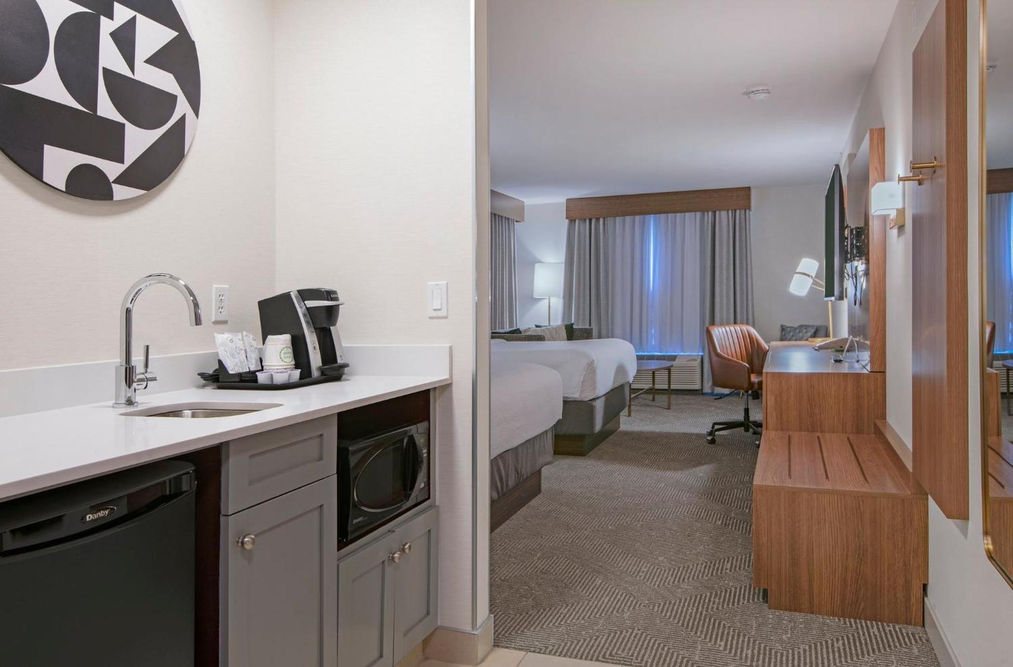 Holiday Inn Hotel And Suites-Kamloops By Ihg Екстер'єр фото