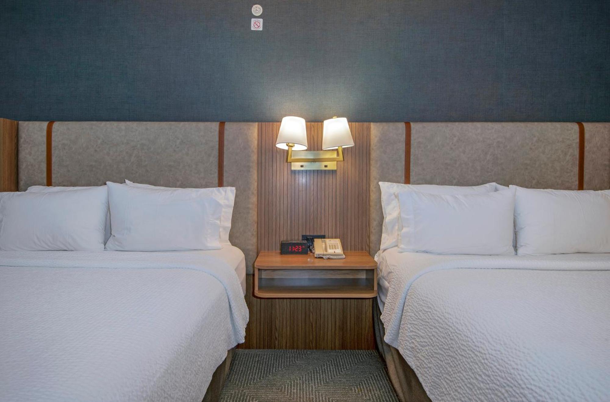 Holiday Inn Hotel And Suites-Kamloops By Ihg Екстер'єр фото